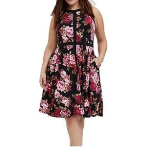 Torrid Womans Black Floral Halter Skater Dress SZ 00 M/L 10 Pockets fit & flare